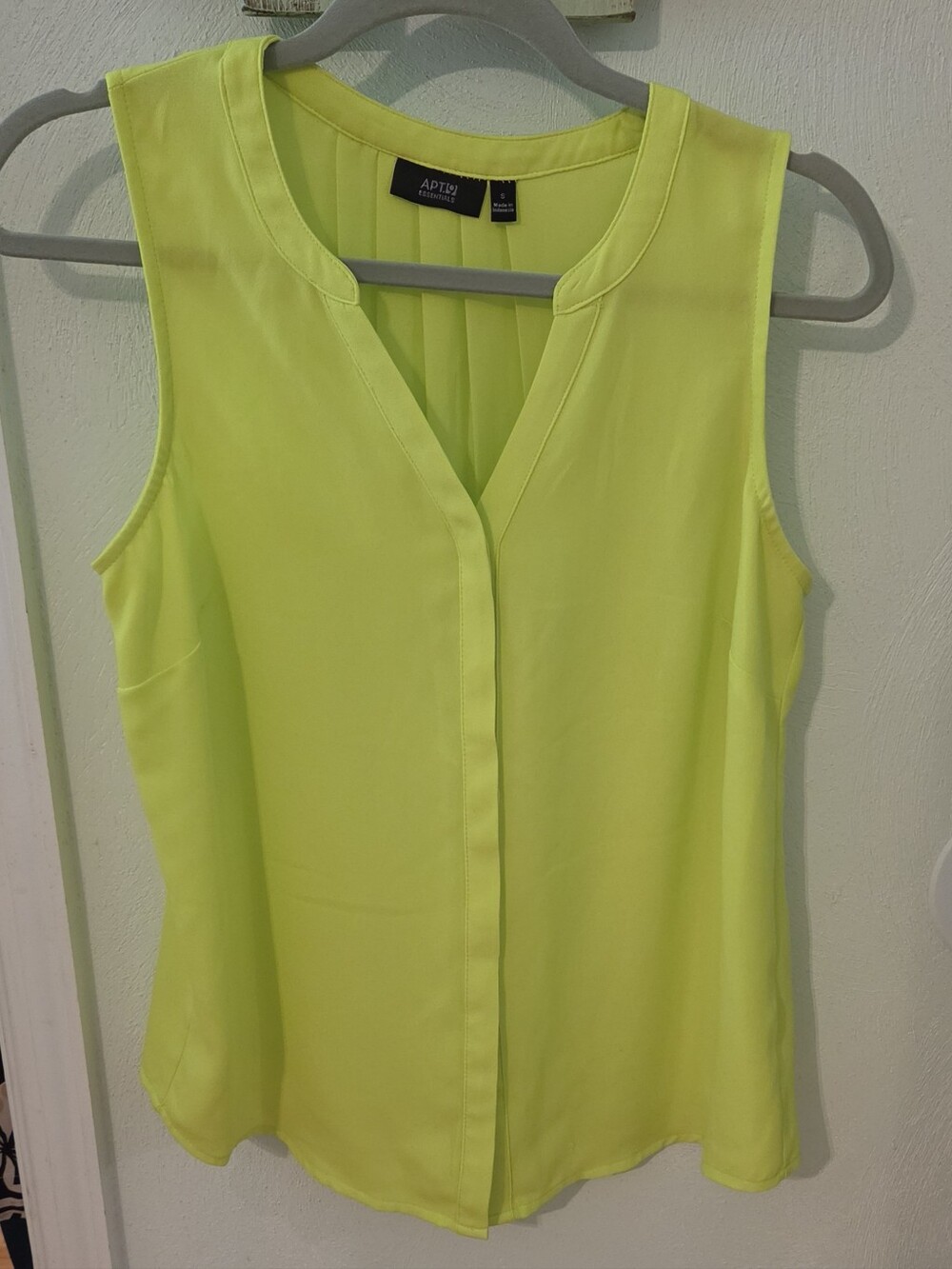 APT. 9 Neon Yellow Sleeveless V-Neck Blouse